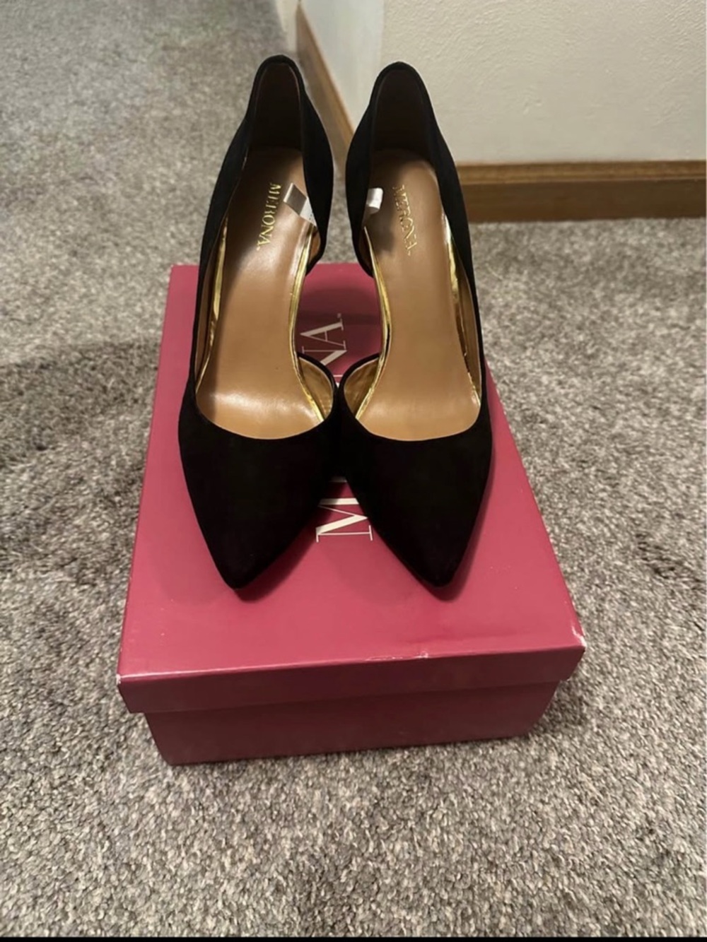 Black Pointed-Toe Suede Pumps